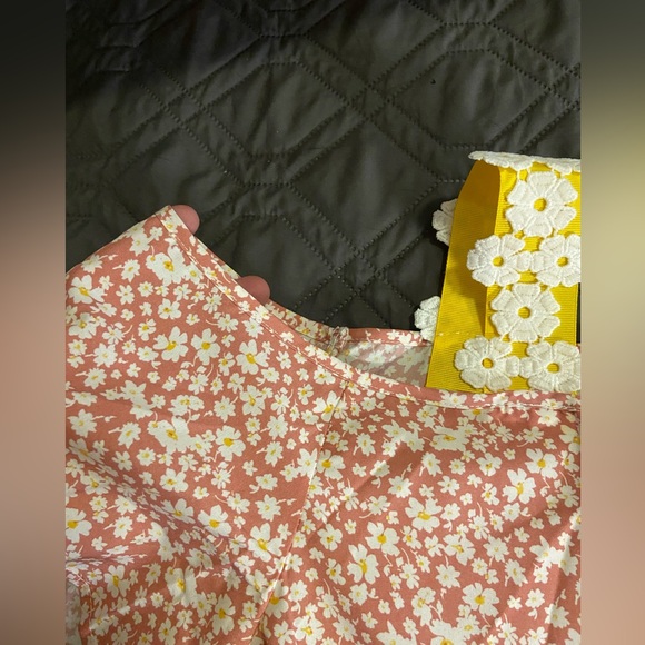 Open shoulder top - Picture 4 of 6